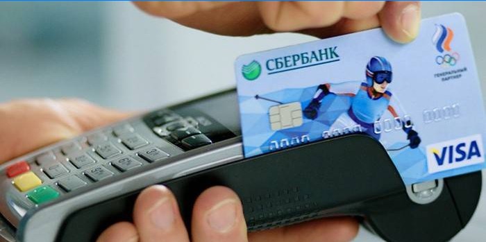 Pagamento de mercadorias usando o cartão Sberbank