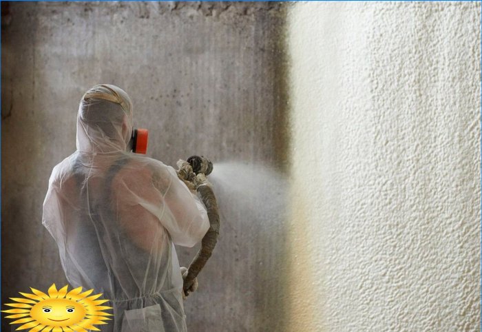 Isolamento de casas por pulverização de espuma de poliuretano: prós, contras, comparação, preços