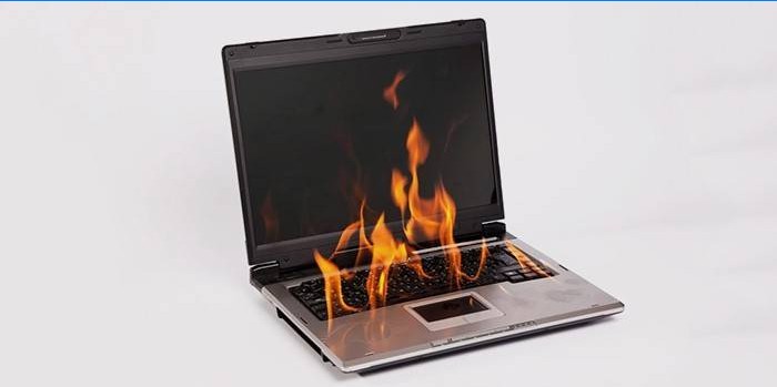 O laptop se desliga devido ao superaquecimento