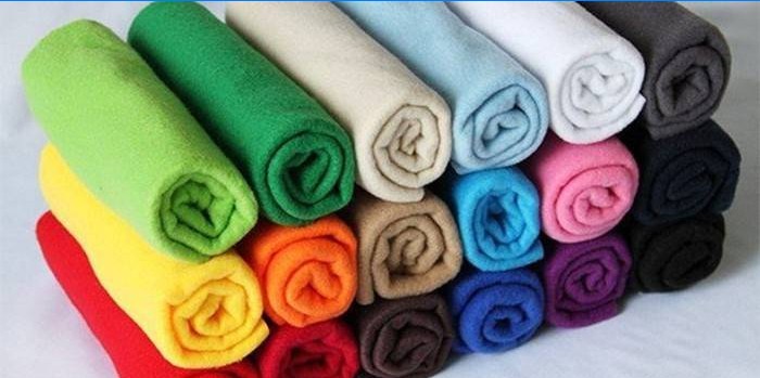 Rolos de tecido de lã