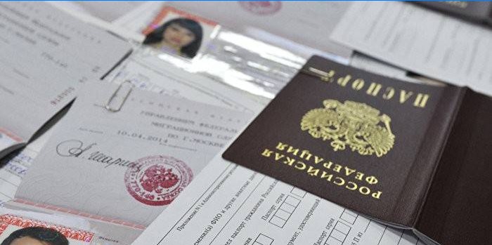 Passaportes de um cidadão da Federação Russa e certificados