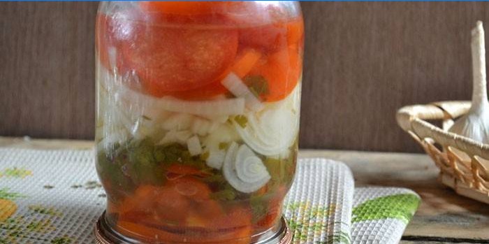 Salada de Cebola e Tomate