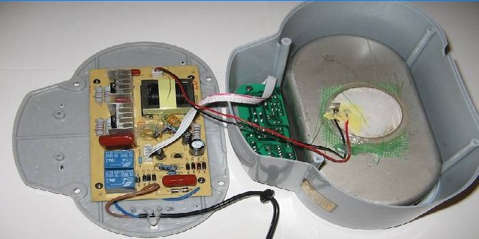 Dispositivo e circuito de um banho ultrassônico