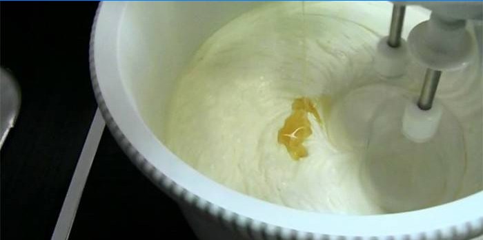 A introdução de gelatina no processo de chantilly com um misturador