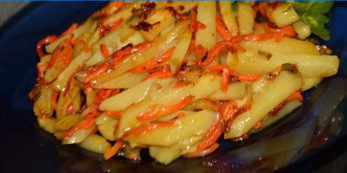 Batatas fritas com cenouras e cebolas coreanas
