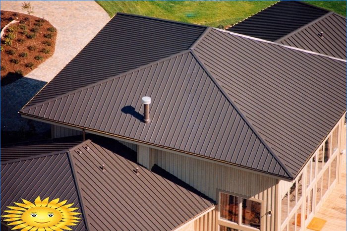 A crista do telhado é um elemento importante da estrutura do telhado