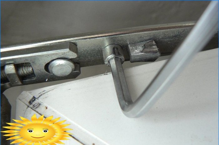 Reparo DIY, ajuste e manutenção de janelas de plástico de PVC