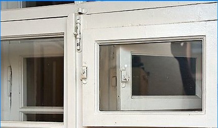 Restauração de velhas janelas de madeira por conta própria