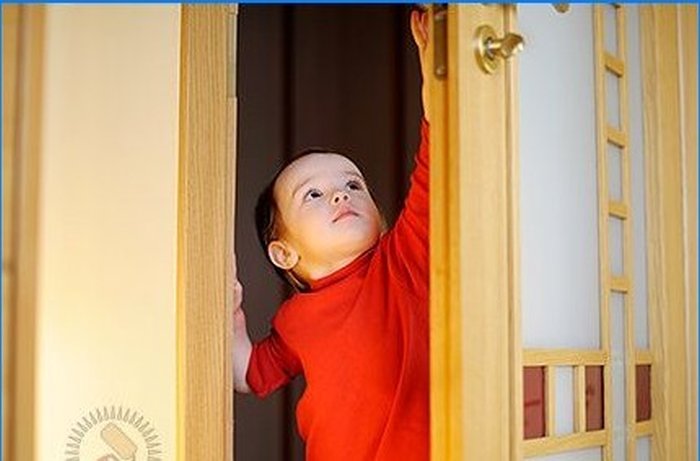 Escolhendo portas para um quarto infantil