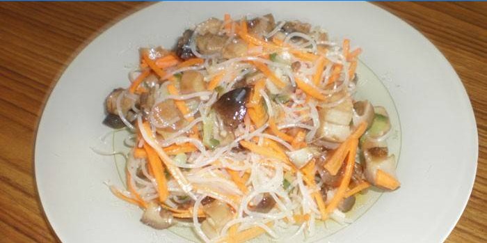 Salada de cogumelos Shiitaki e funchose
