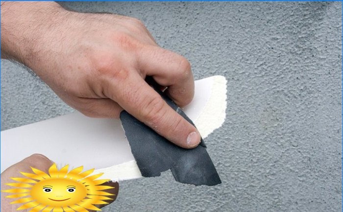 Como cortar cantos: cortar os rodapés de teto e piso corretamente
