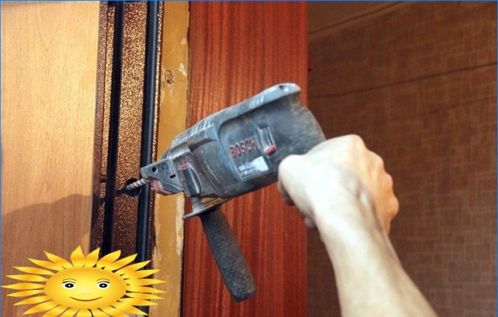 Como instalar uma porta de metal com suas próprias mãos
