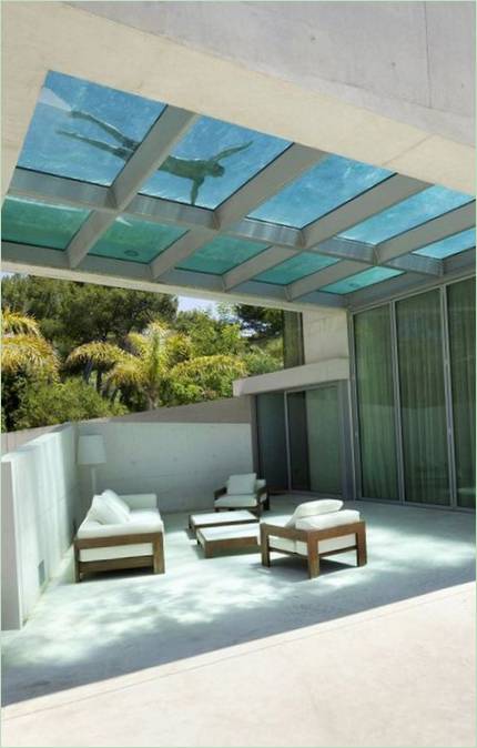 Design de casa de sonho luxuoso de sonho com piscina no telhado